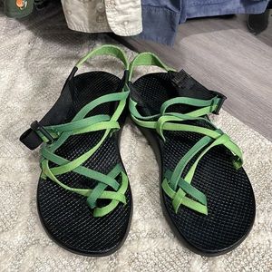 Chacos green with toe strap